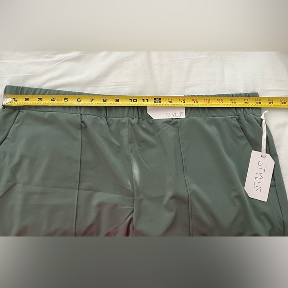 NWT Women’s Stylus Green Shorts XXL - Picture 9 of 11